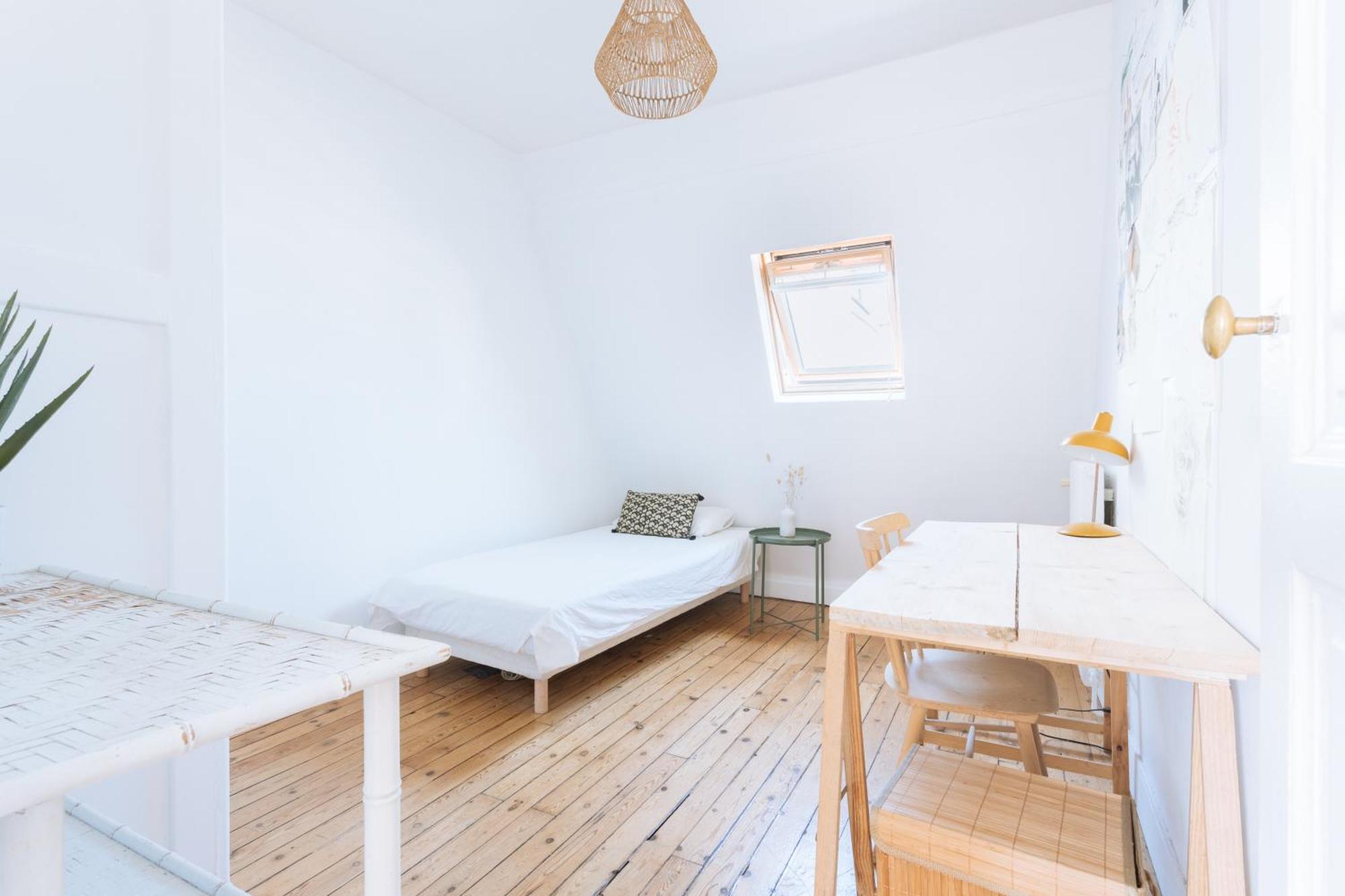 Ideally Located 2bd For 3 With Balcony&view Paris