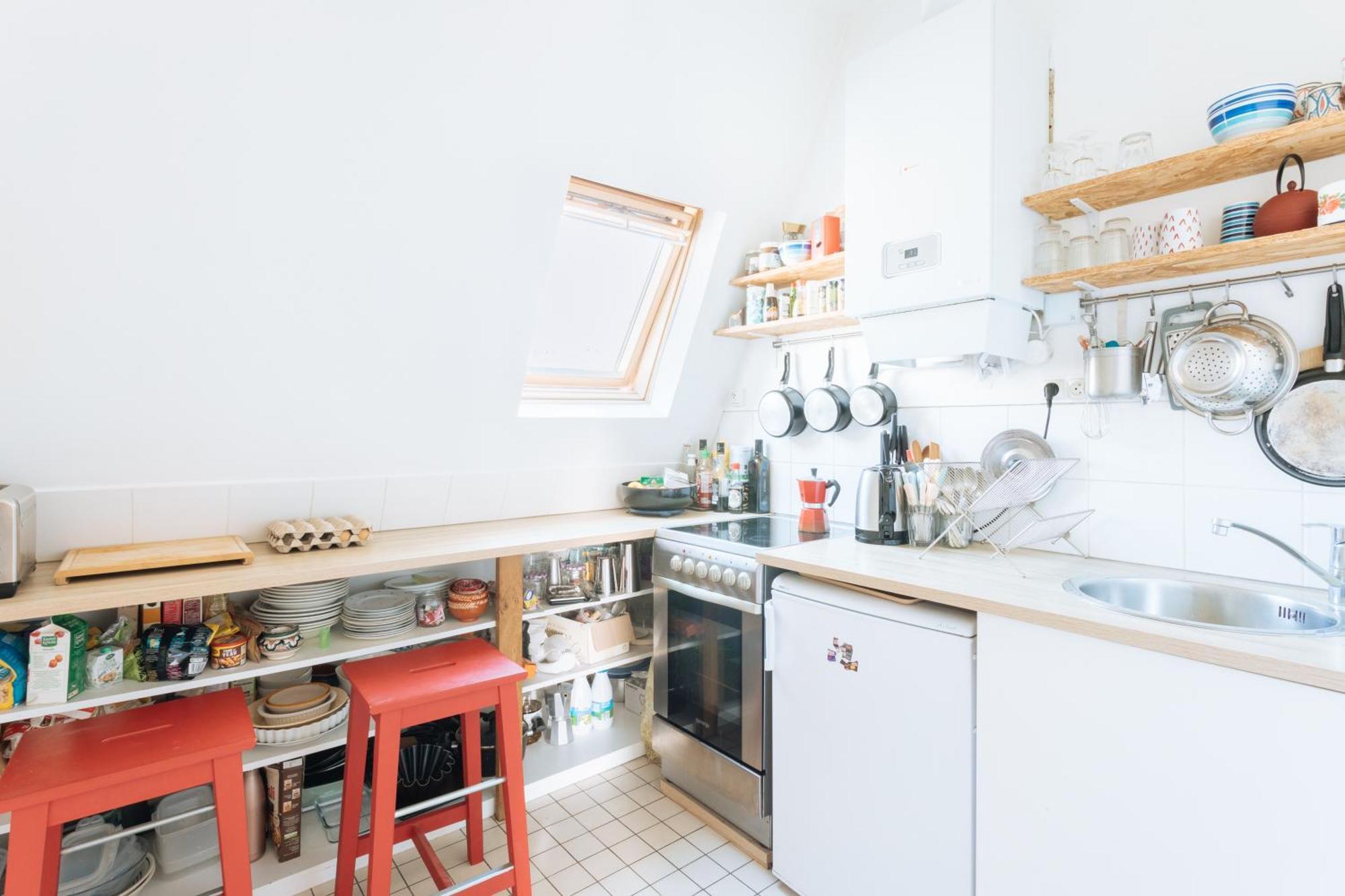 Ideally Located 2bd For 3 With Balcony&view *