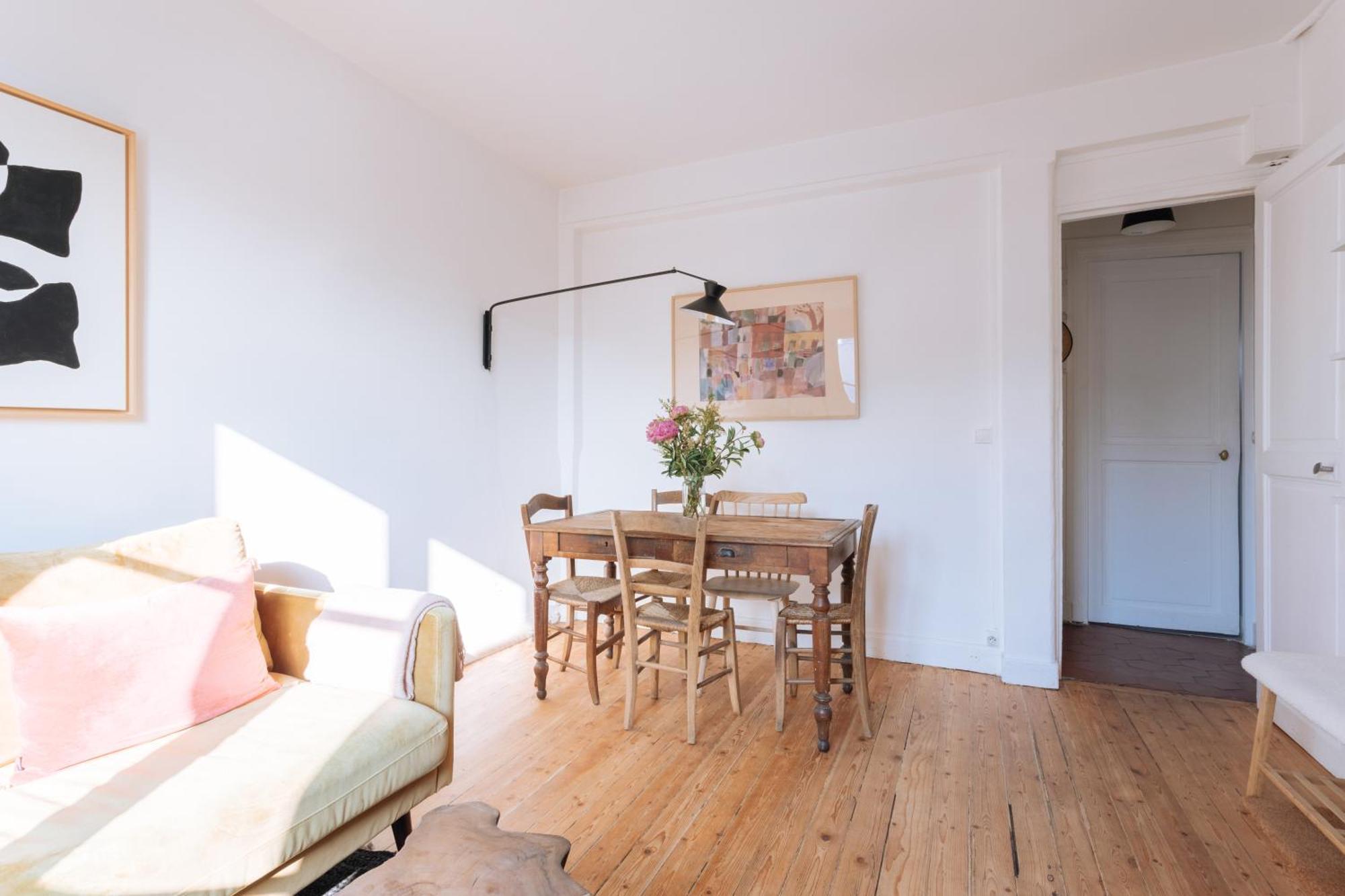 Apartment Ideally Located 2bd For 3 With Balcony&view