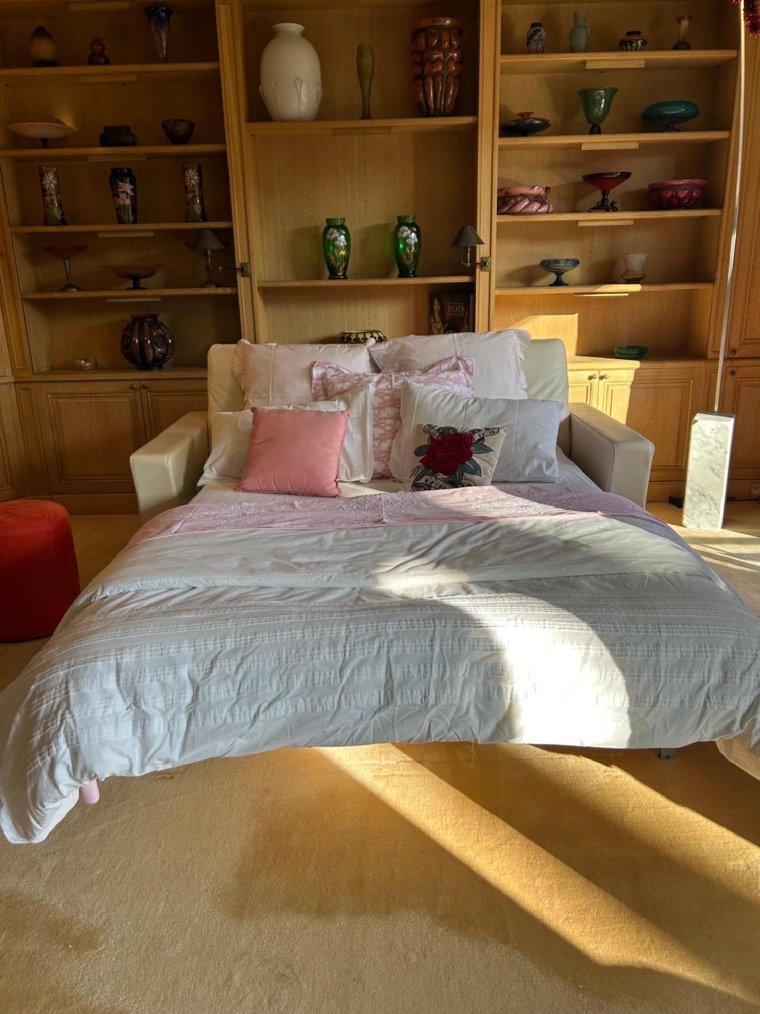 Exclusive 106 M2 With Terrace Avenue Raphael