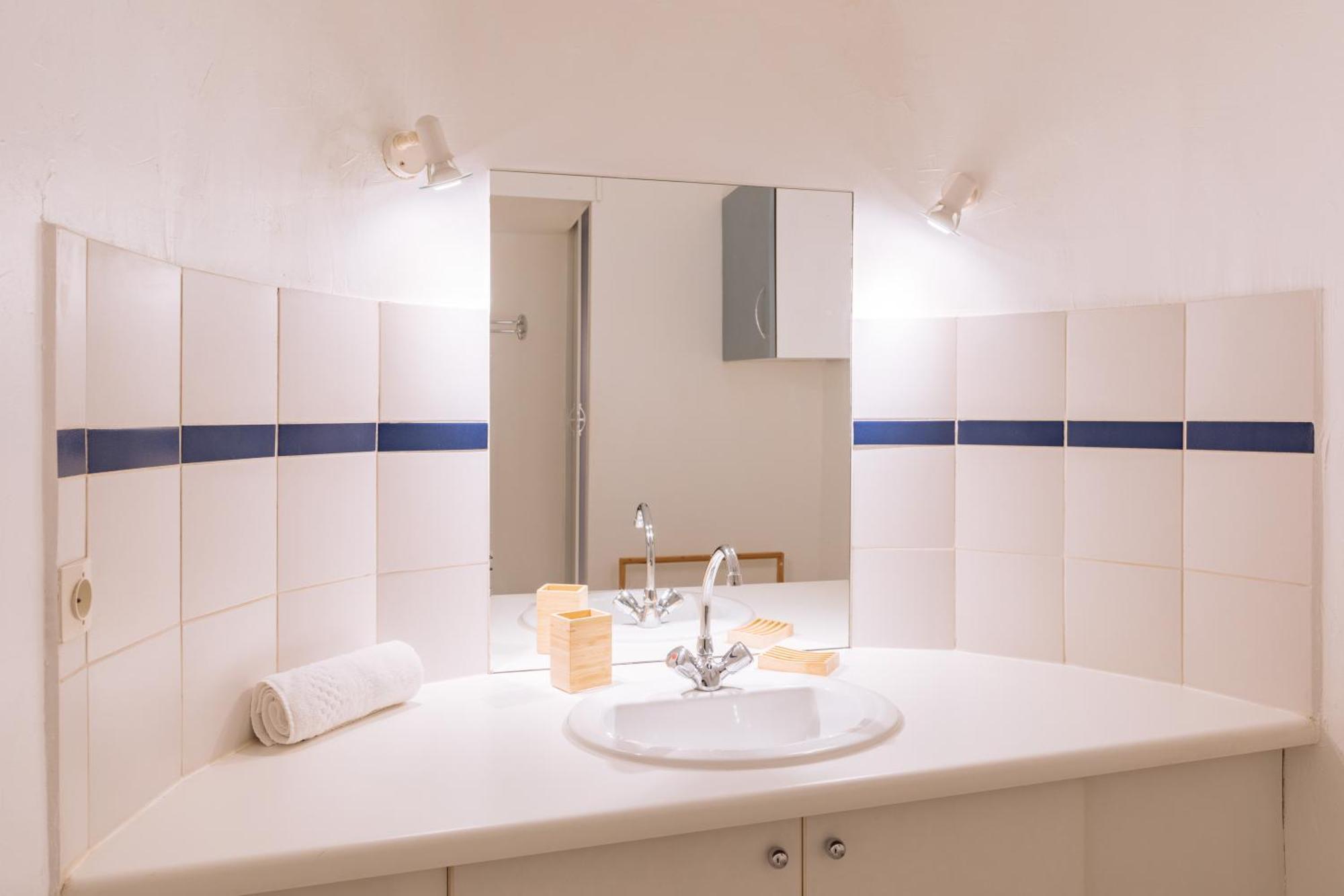 Contemporary 1bd Saint Lazare! Paris