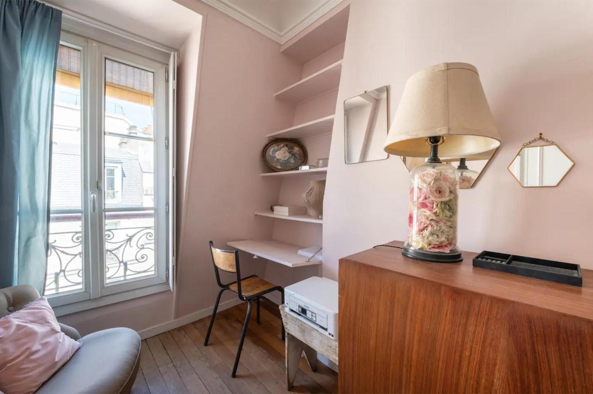 Beautiful 1bd Parasian Batignolles Apartment Paris
