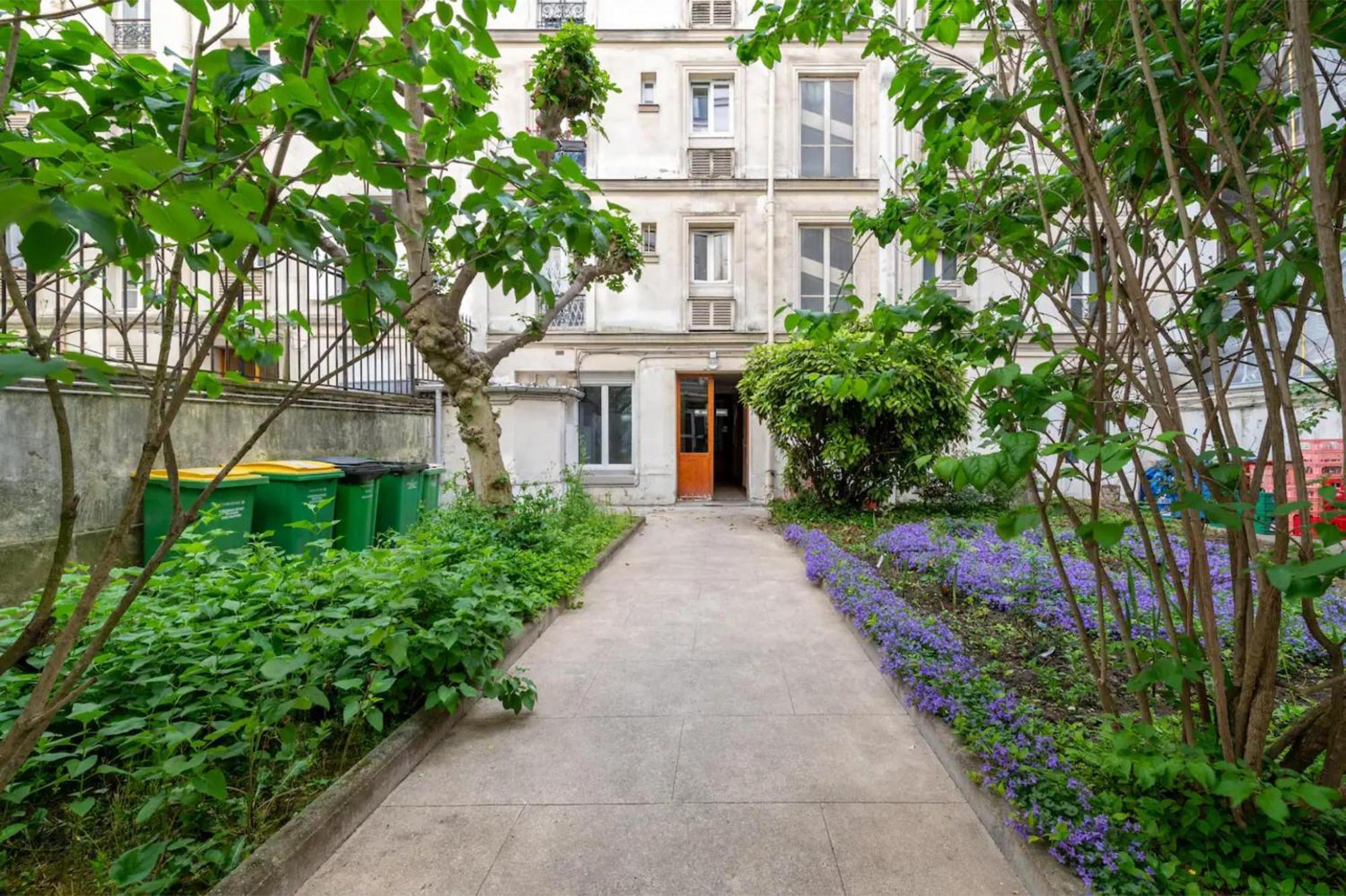 Beautiful 1bd Parasian Batignolles Apartment *