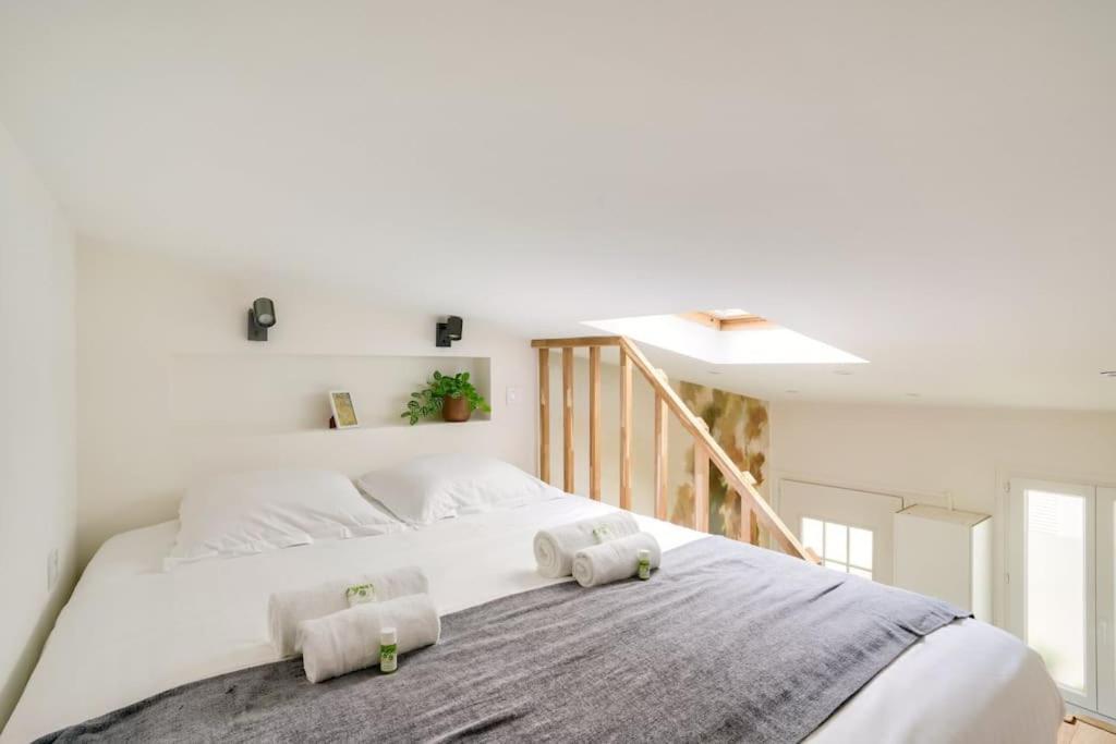 Superb And Design Near The Eiffel Tower Paris