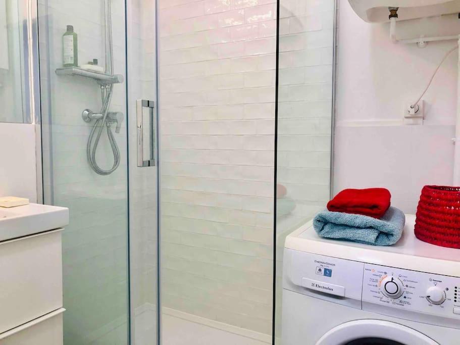 Studio, 11, Parc De Belleville Appartement