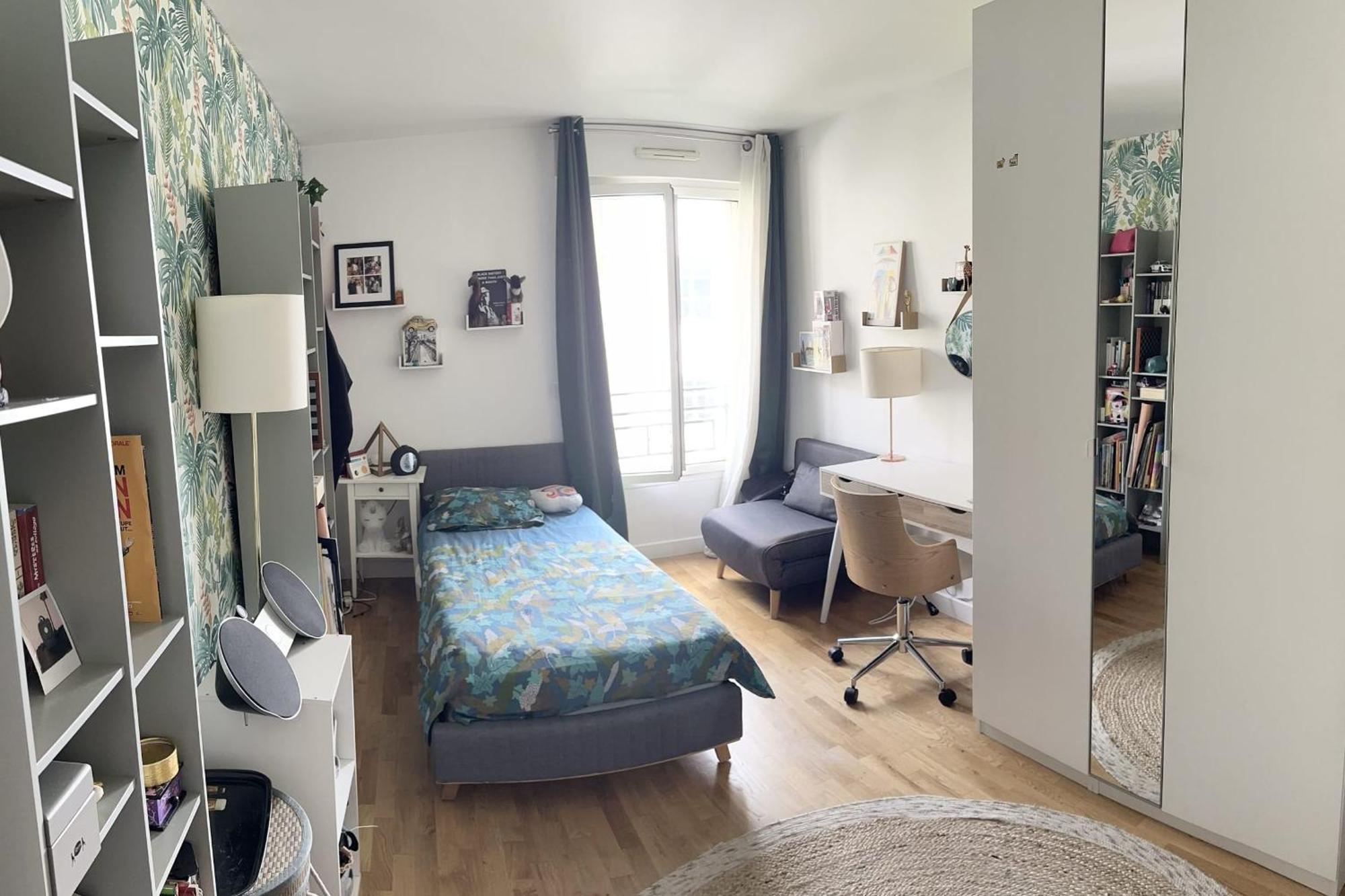 Modern T3 With Garden In * Paris