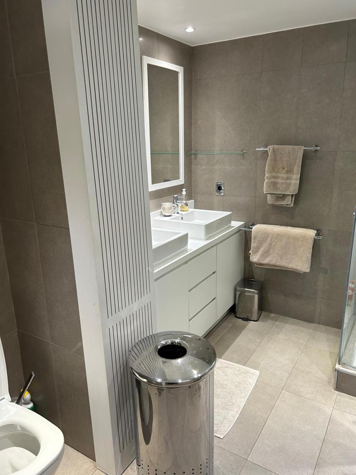 Apartamento Luxueux Metro George V - Hermes - Champs-elysees - Arc De Triomphe *
