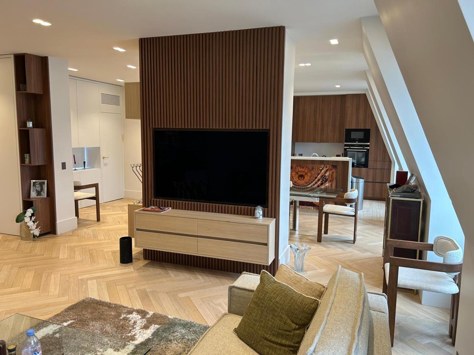 Apartamento Luxueux Metro George V - Hermes - Champs-elysees - Arc De Triomphe *