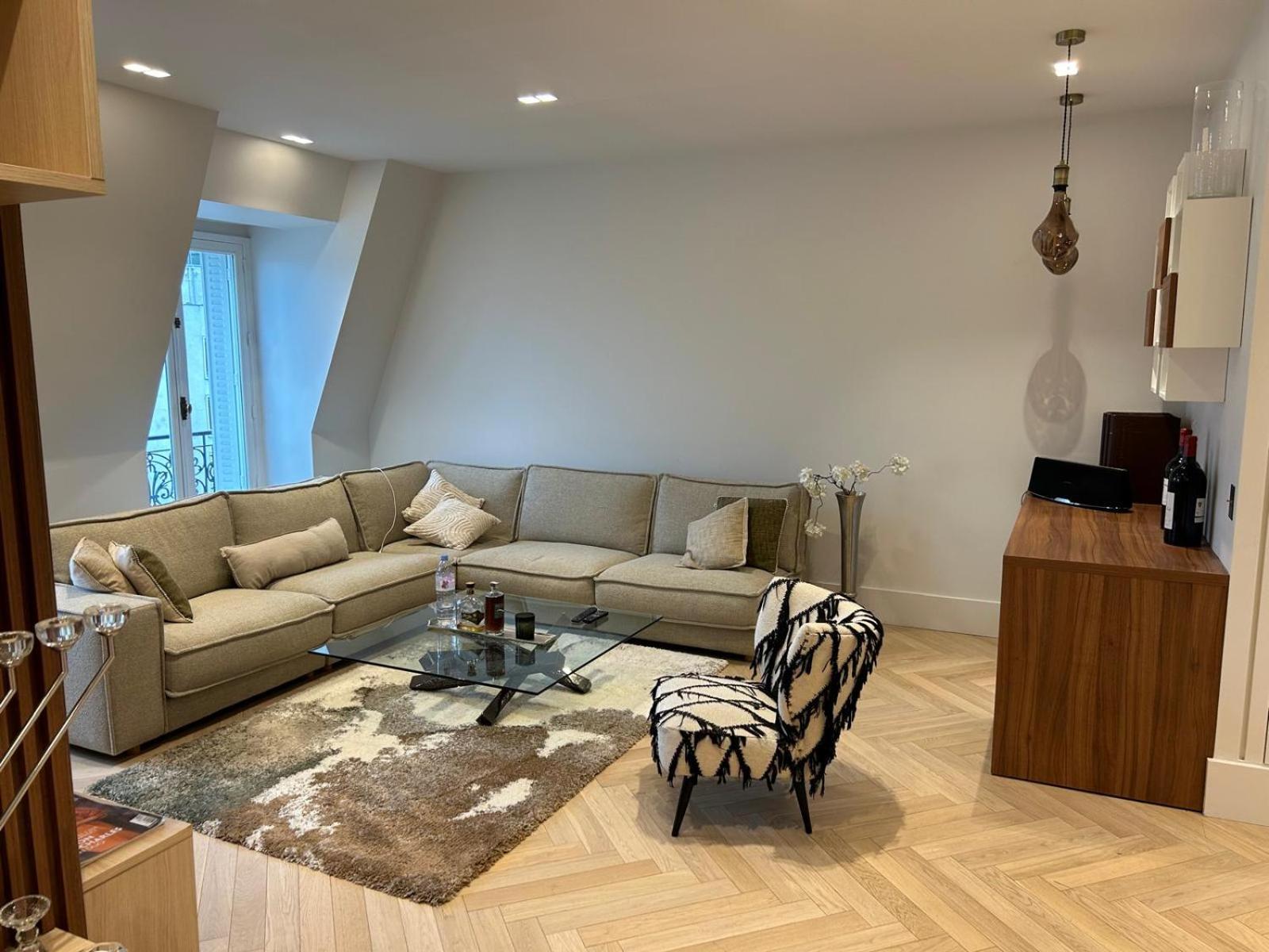 Apartamento Luxueux Metro George V - Hermes - Champs-elysees - Arc De Triomphe *