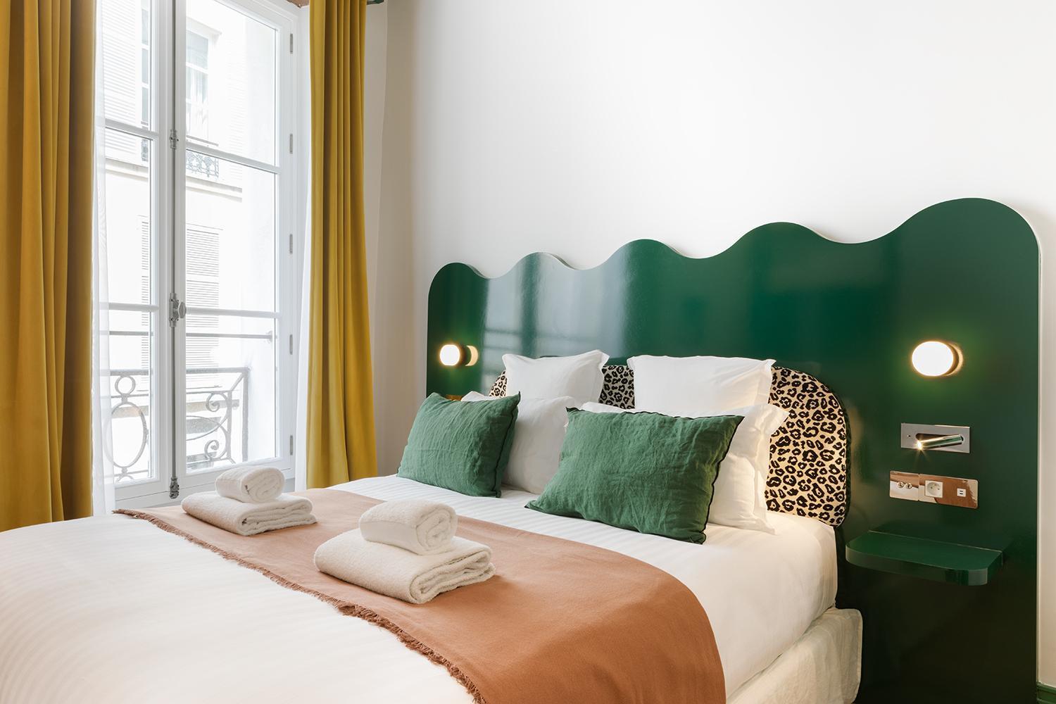 Apartment Collection Serviced In Notre Dame - Rue Savoie Paris