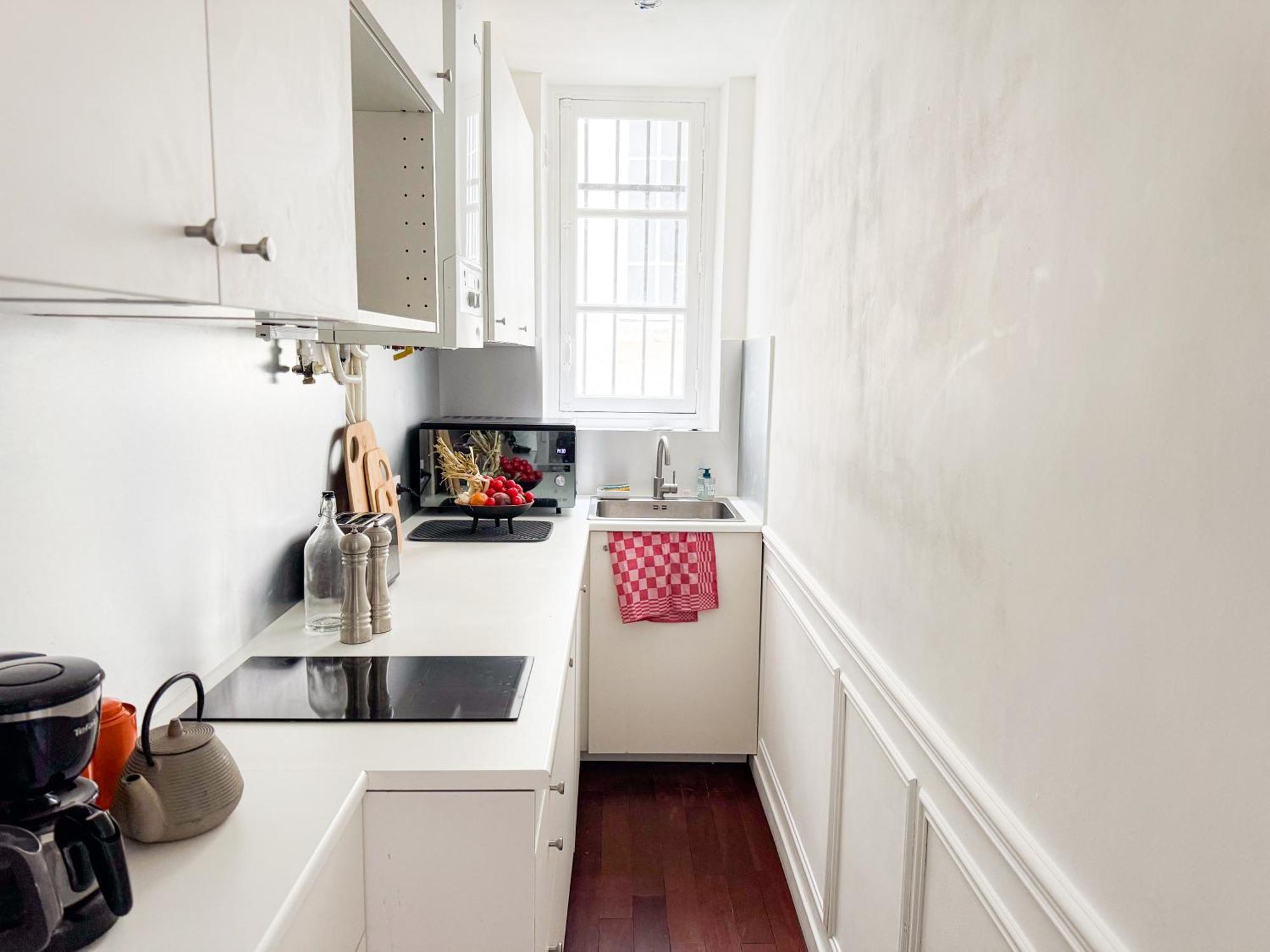 Penbed-2br- Lovely Parisian Near Bastille Apartment Paris