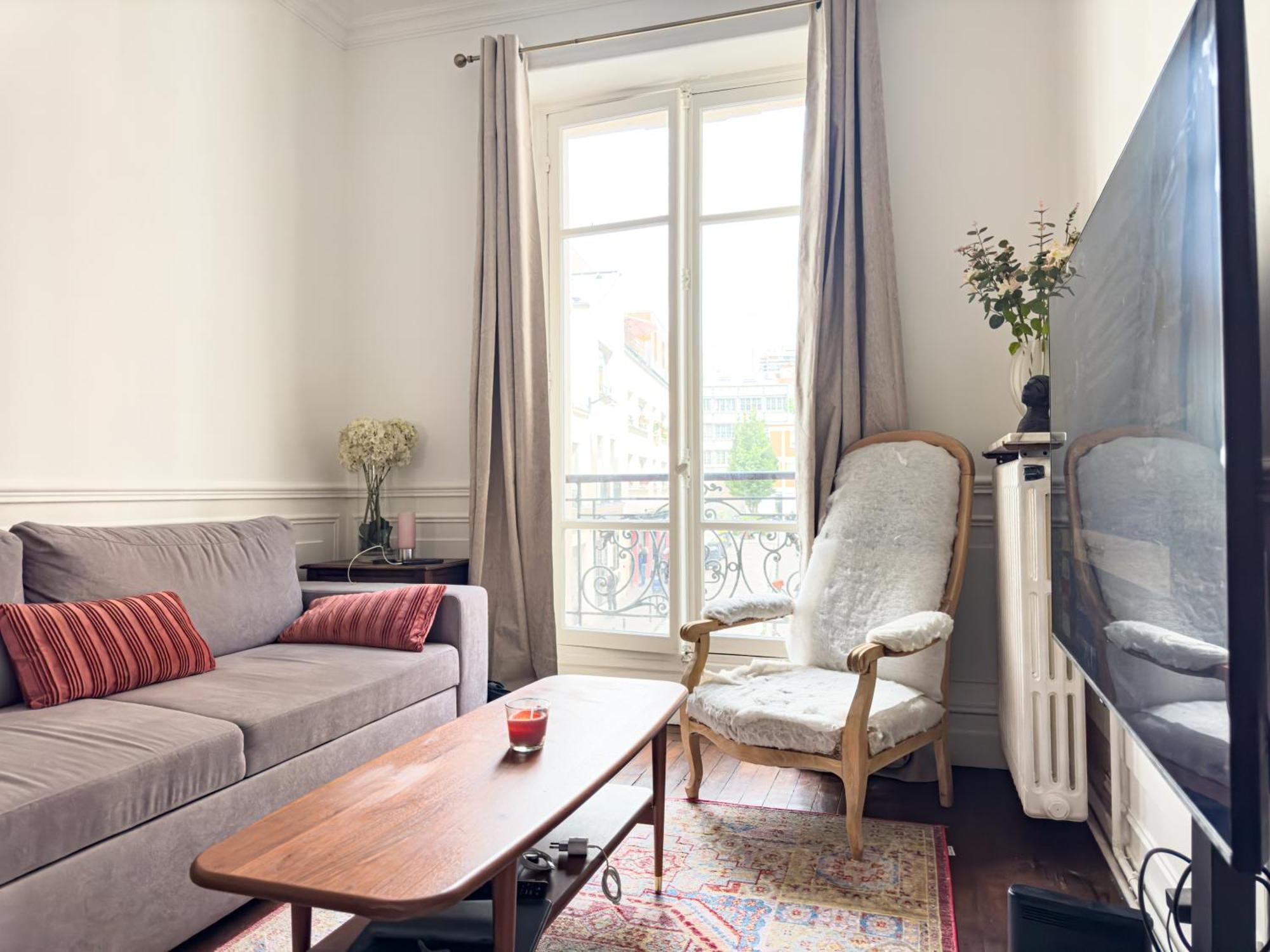 Penbed-2br- Lovely Parisian Near Bastille Apartment