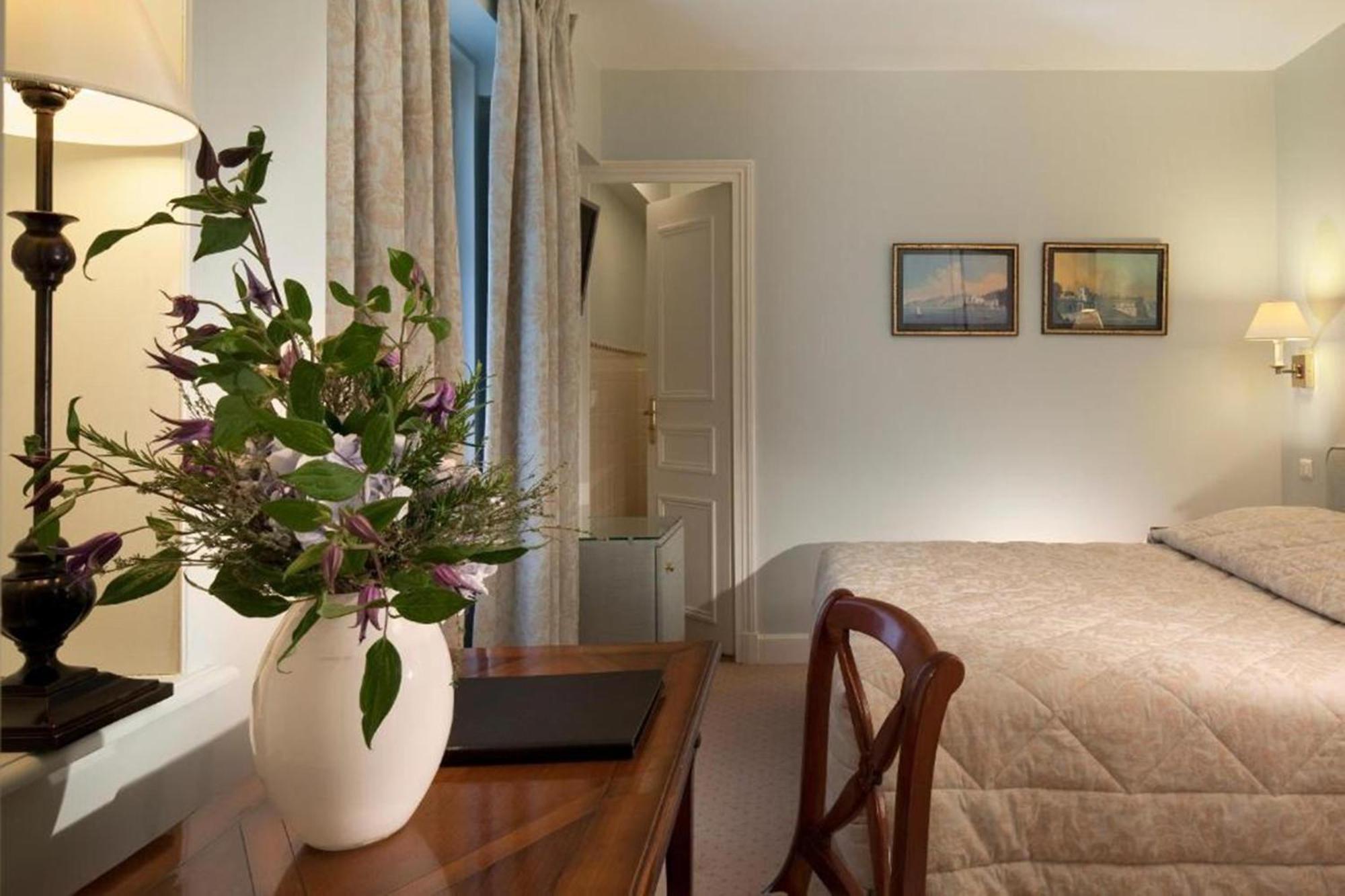Le Relais Saint Honoré Paris