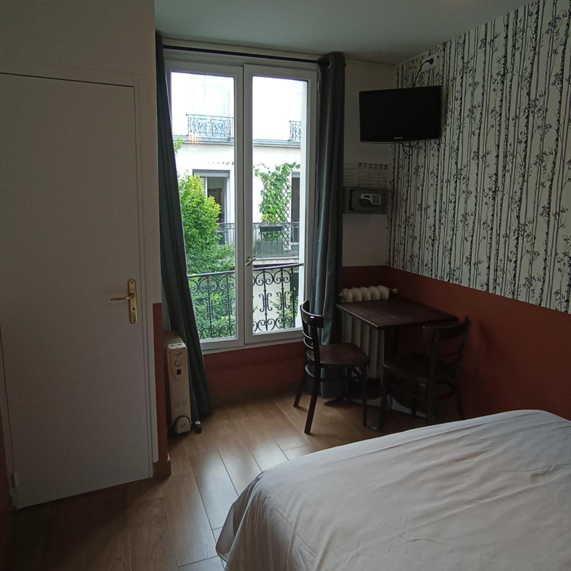 Albergue Caulaincourt Montmartre By Hiphophostels