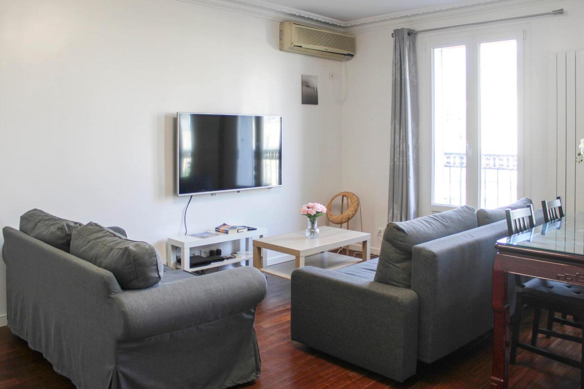 Beautiful And Spacious In The 10th Paris