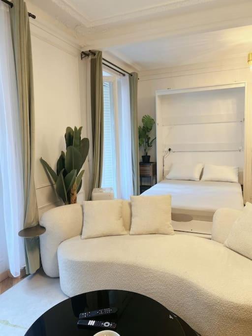 Apartment De Luxe Juste A Cote Des Champs-elysees