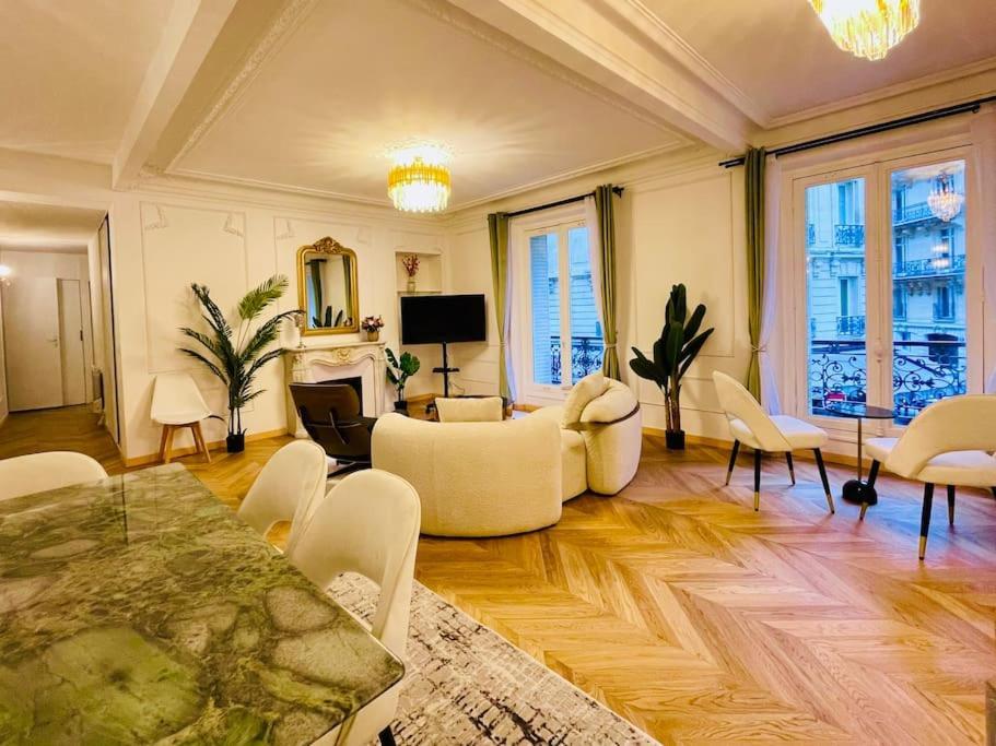 Apartment De Luxe Juste A Cote Des Champs-elysees Paris