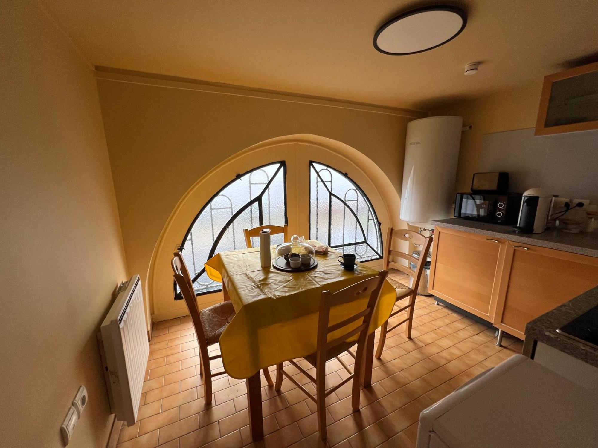 Pere Lachaise Apartment