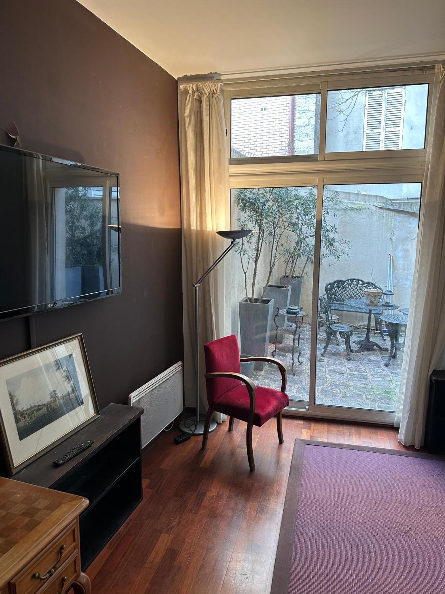 Champ De Mars Apartment Paris
