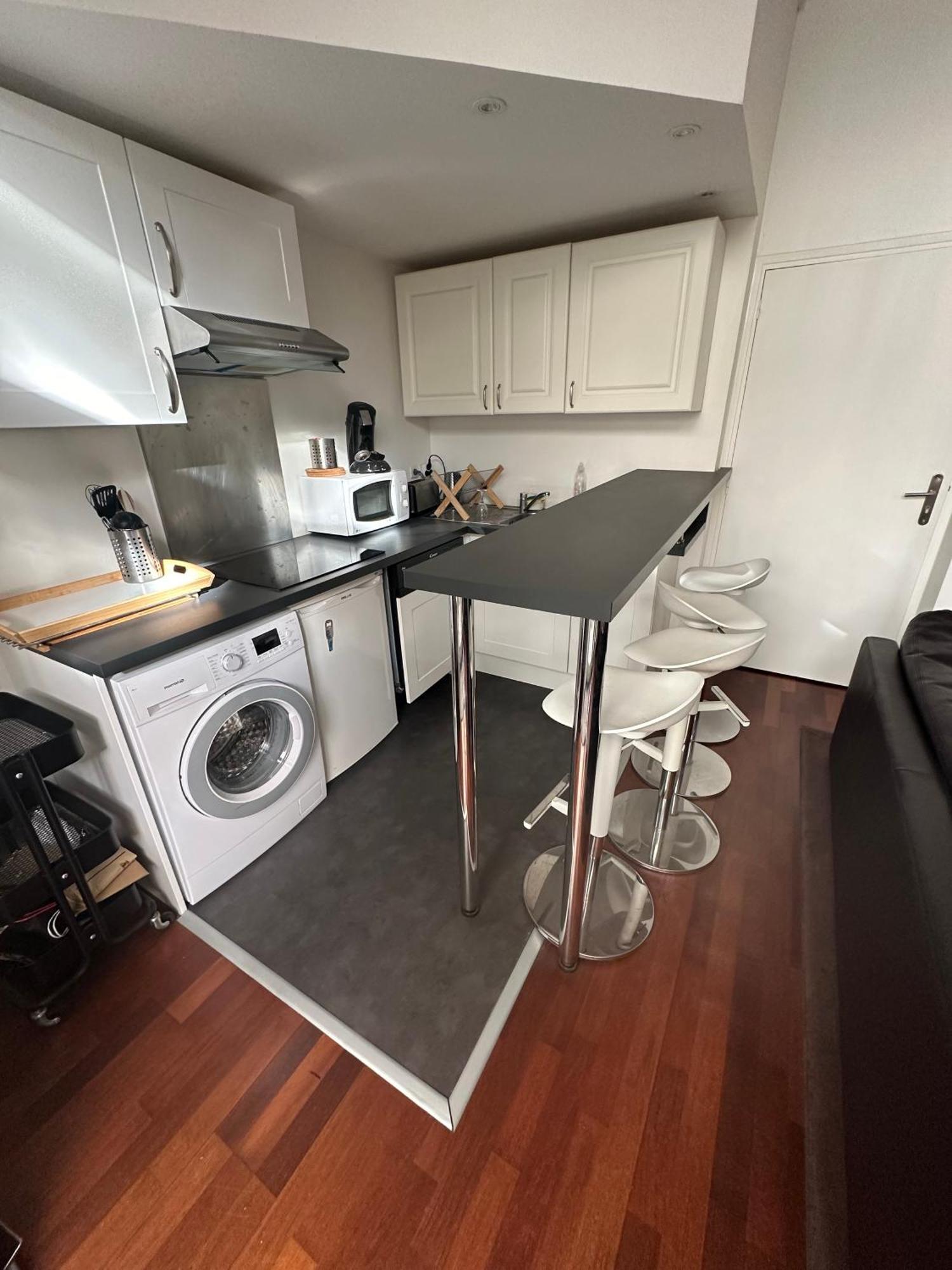 Champ De Mars Apartment Paris
