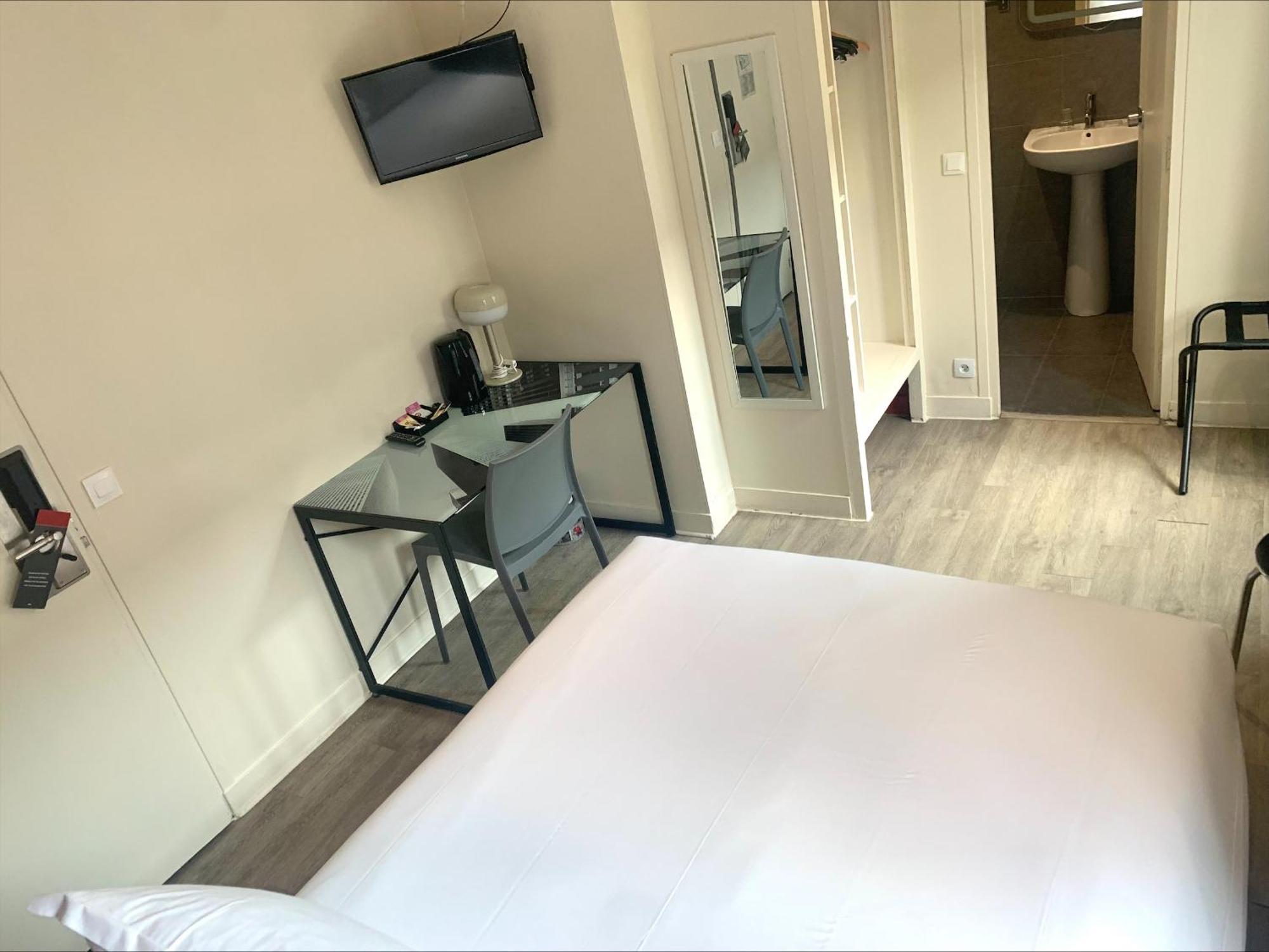 Hipotel Belgrand Mairie Du 20eme 3*