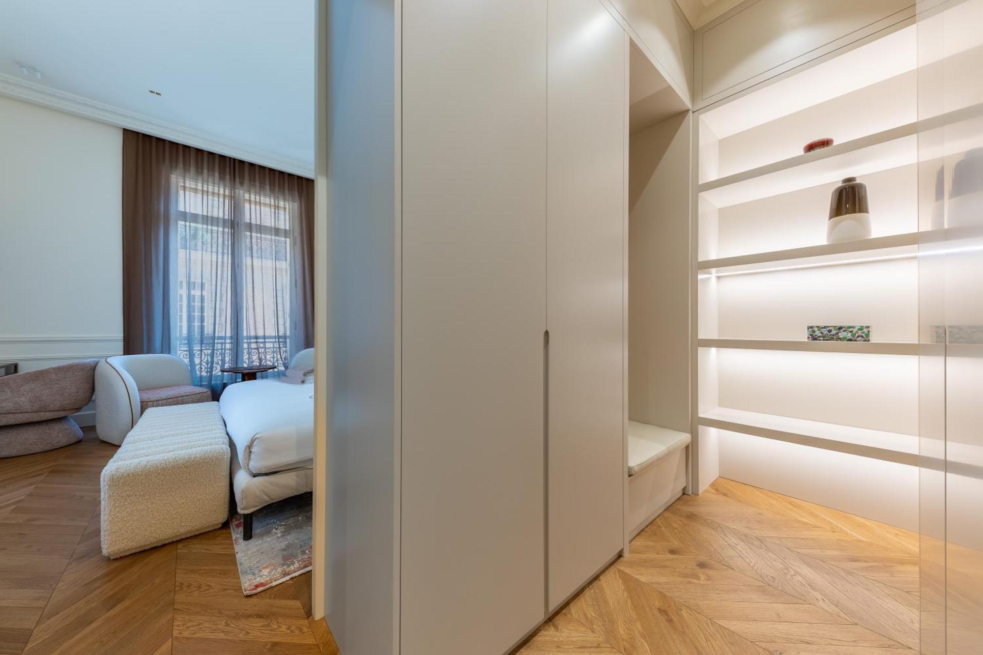 Apartment Avenue Montaigne - Champs Elysees Paris