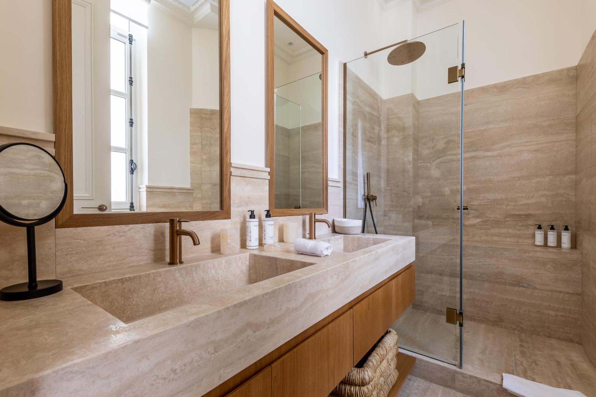 Avenue Montaigne - Champs Elysees Apartment Paris