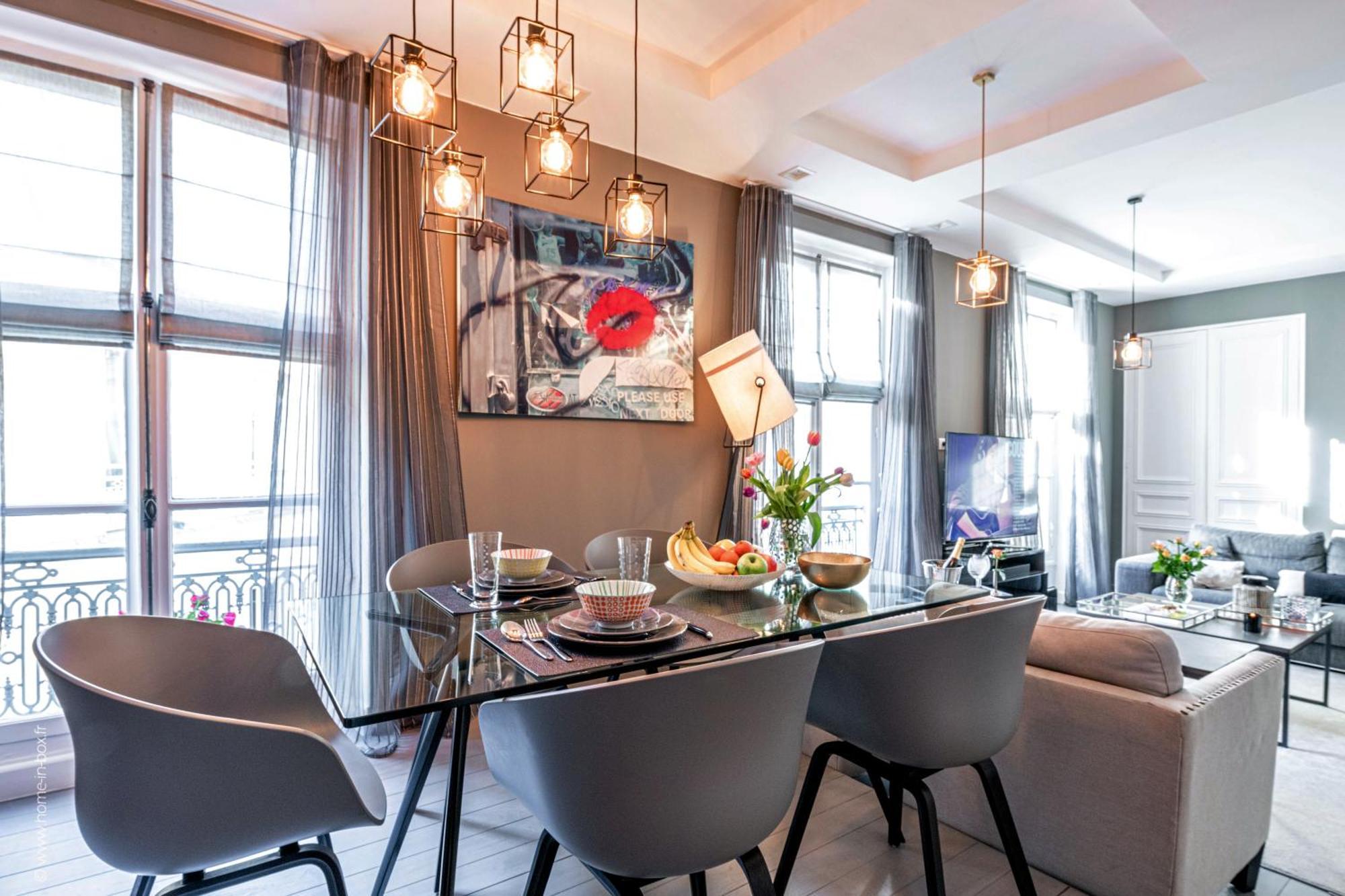 1min Walk From Champs Elysees - Avenue Montaigne - Ac - Self-checkin - Working Desk