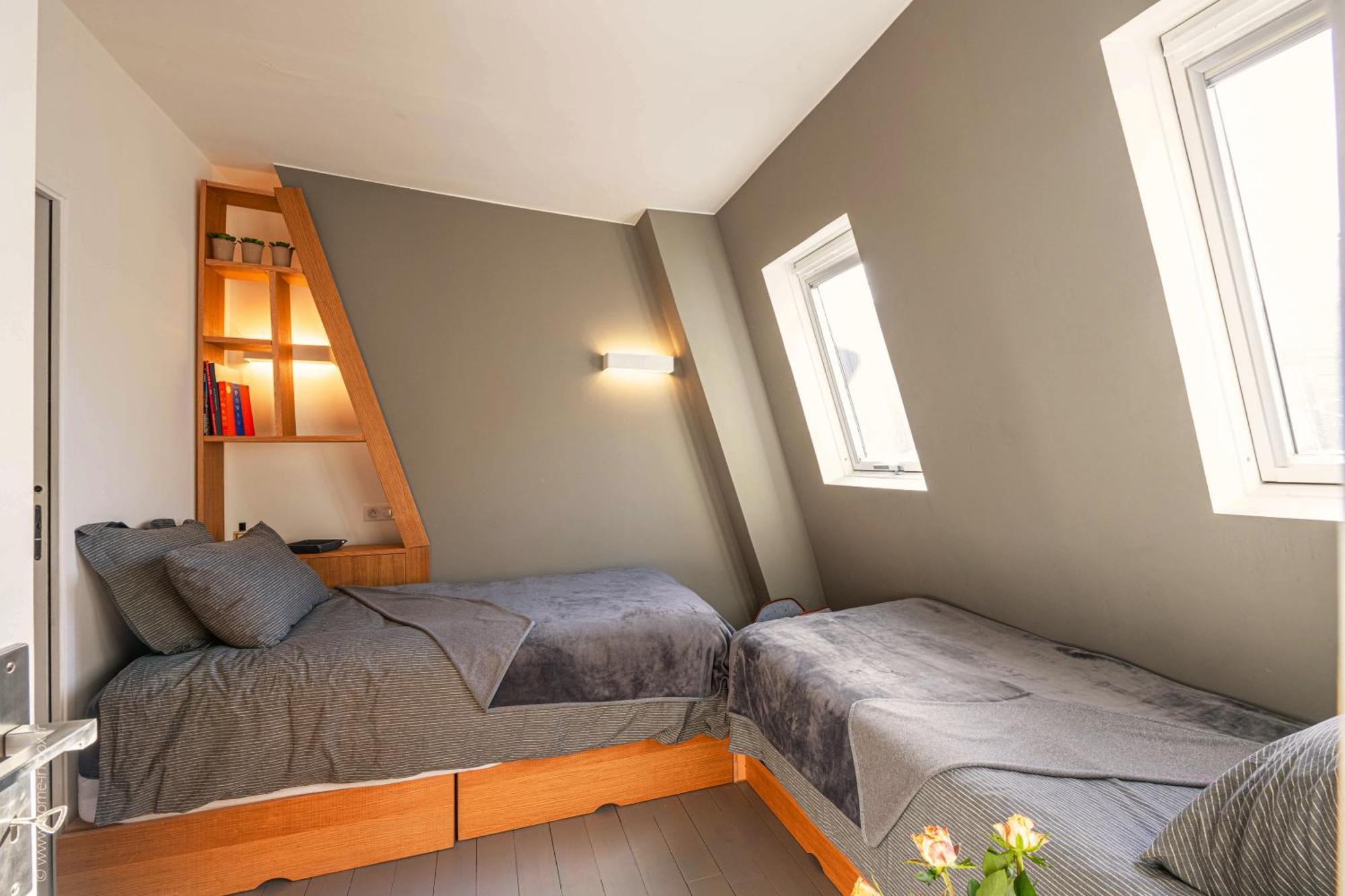 1min Walk From Champs Elysees - Avenue Montaigne - Ac - Self-checkin - Working Desk Apartment Paris