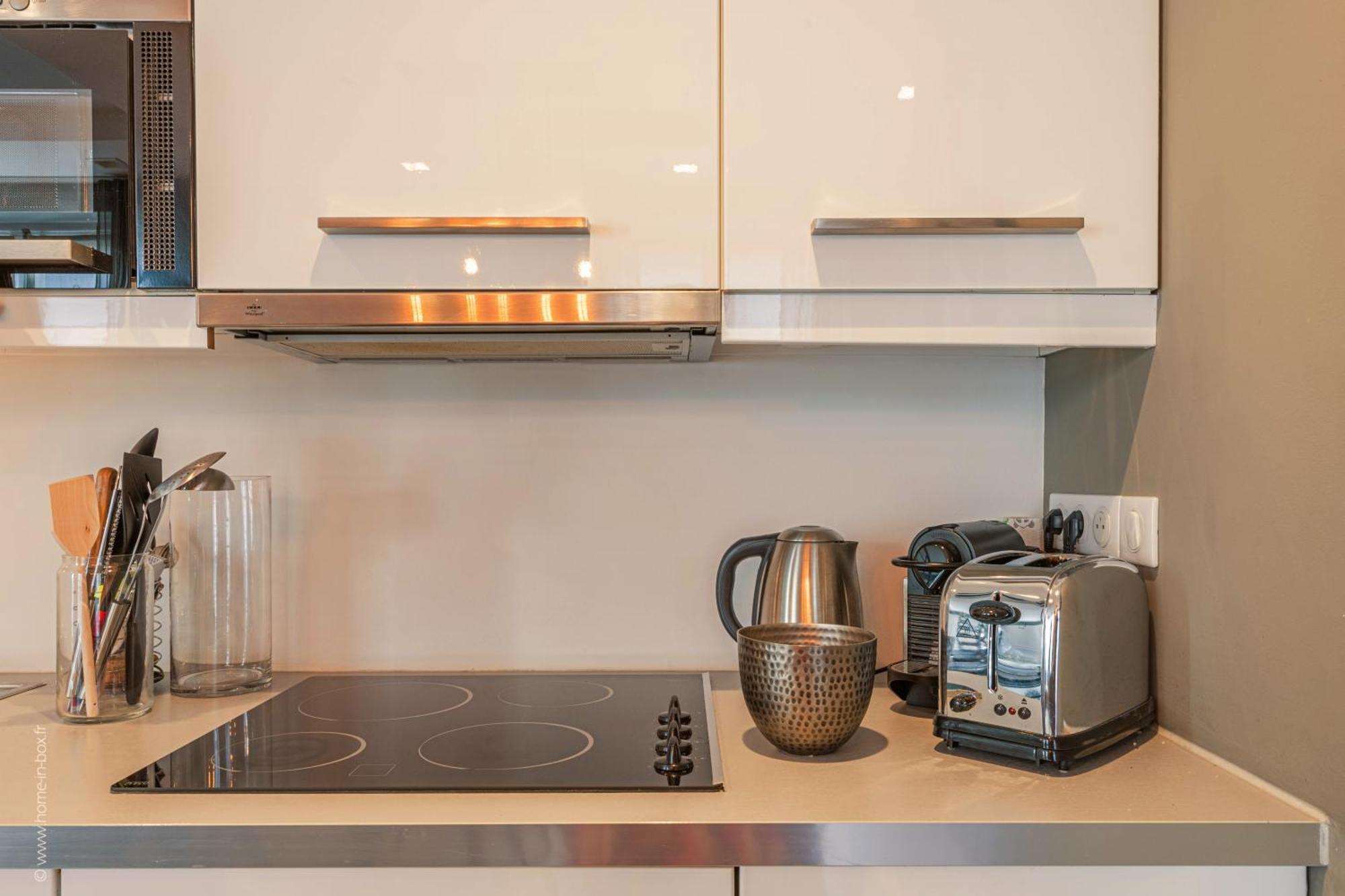1min Walk From Champs Elysees - Avenue Montaigne - Ac - Self-checkin - Working Desk * Paris