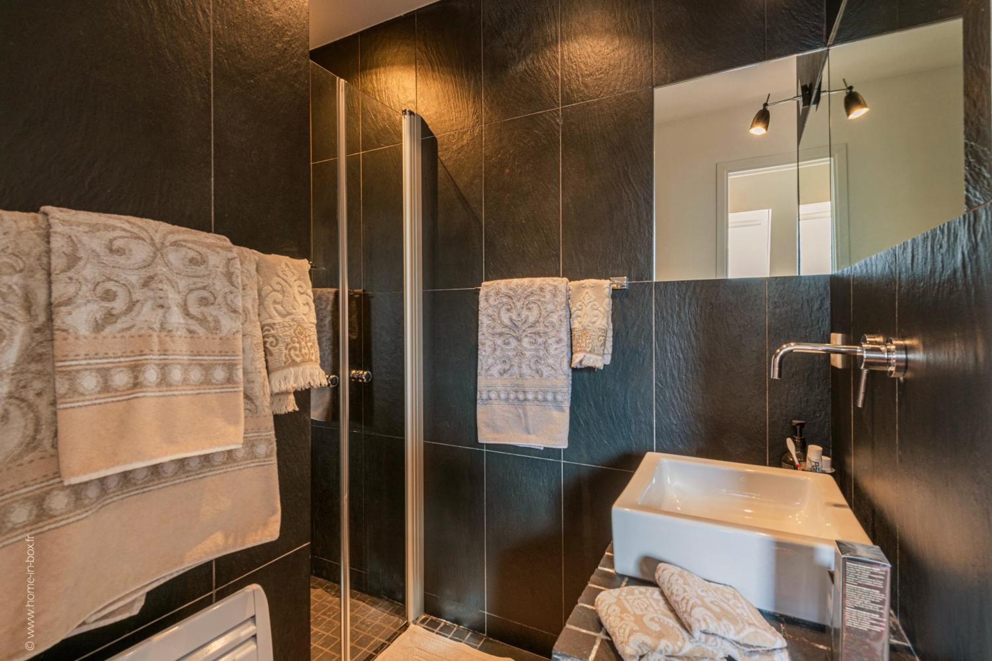 1min Walk From Champs Elysees - Avenue Montaigne - Ac - Self-checkin - Working Desk Paris