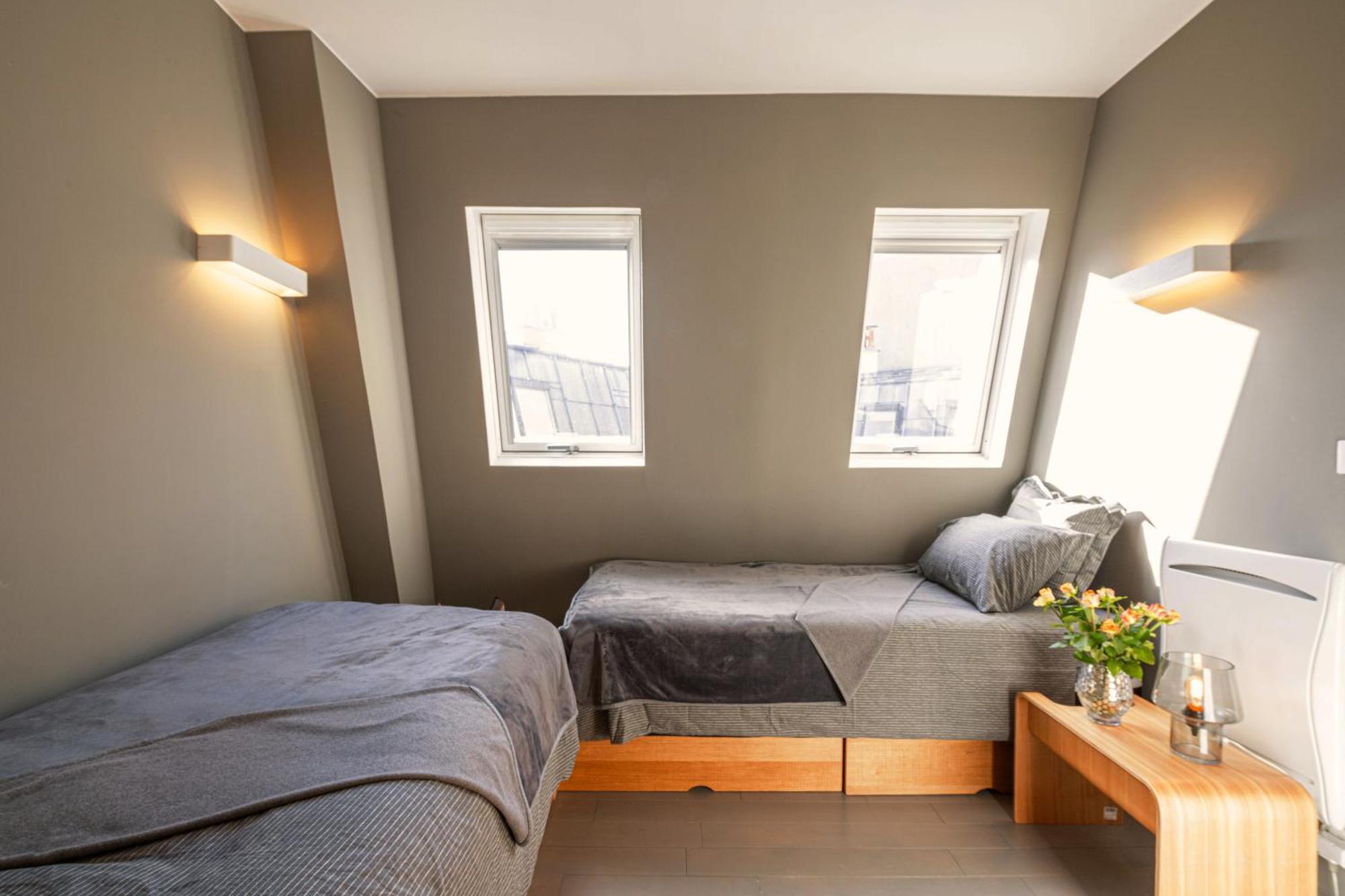 1min Walk From Champs Elysees - Avenue Montaigne - Ac - Self-checkin - Working Desk * Paris