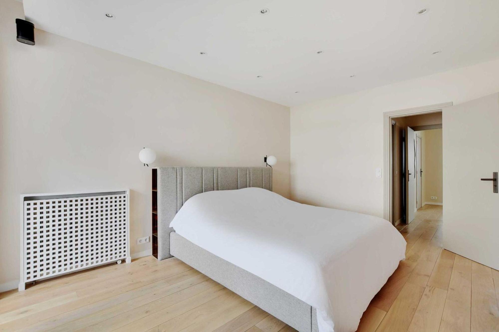 Modern Elegance A Stone's Throw From The Arc De Triomphe Paris