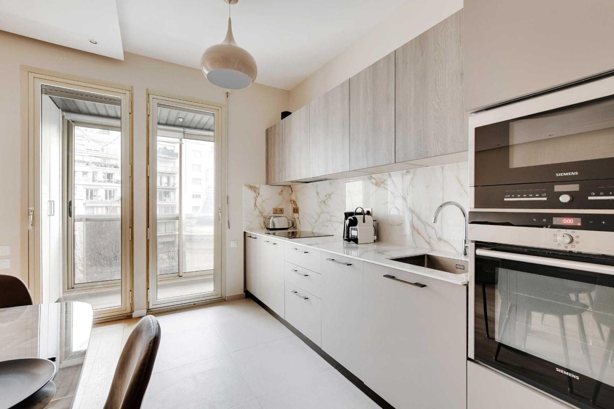 Modern Elegance A Stone's Throw From The Arc De Triomphe Appartement