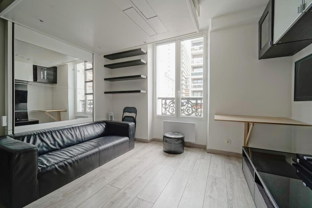 Doorman - Parisian Historic Gem - Location * Paris