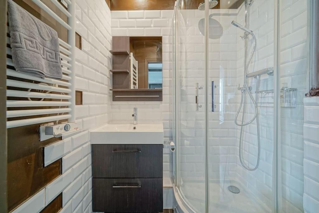Doorman - Parisian Historic Gem - Location Apartment *