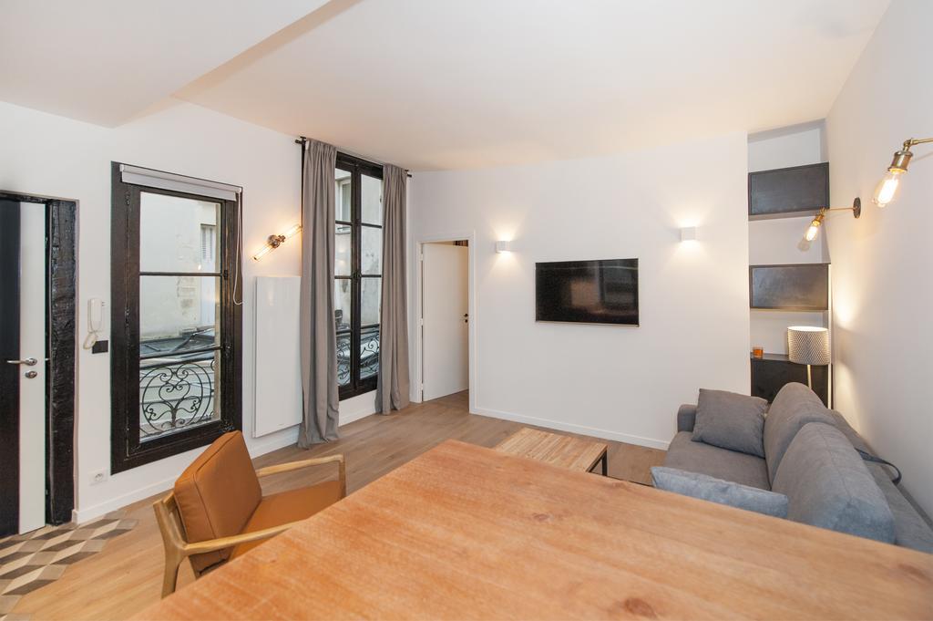 Pick A Flat's In Le Marais - Rue Sainte Croix De La Bretonnerie * Paris
