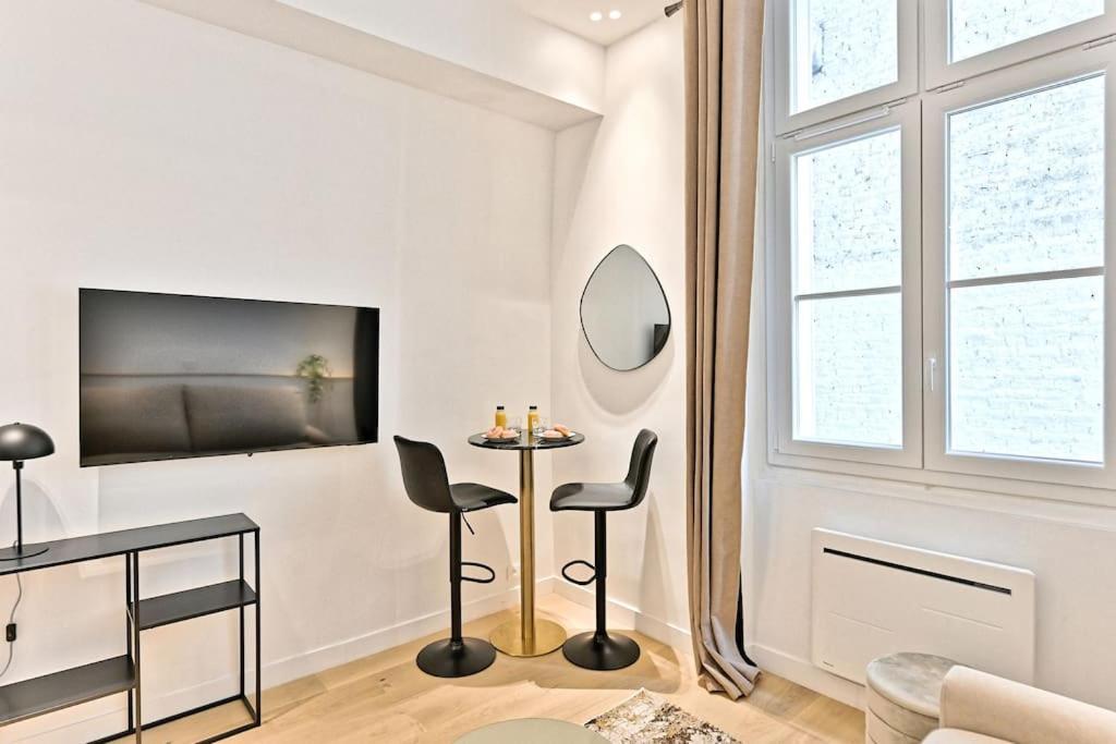 Chic Au Centre Du Sentier Apartamento