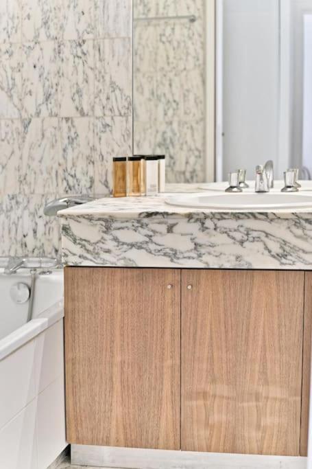 Apartamento Spacieux Avec Balcon Le Bon Marche *