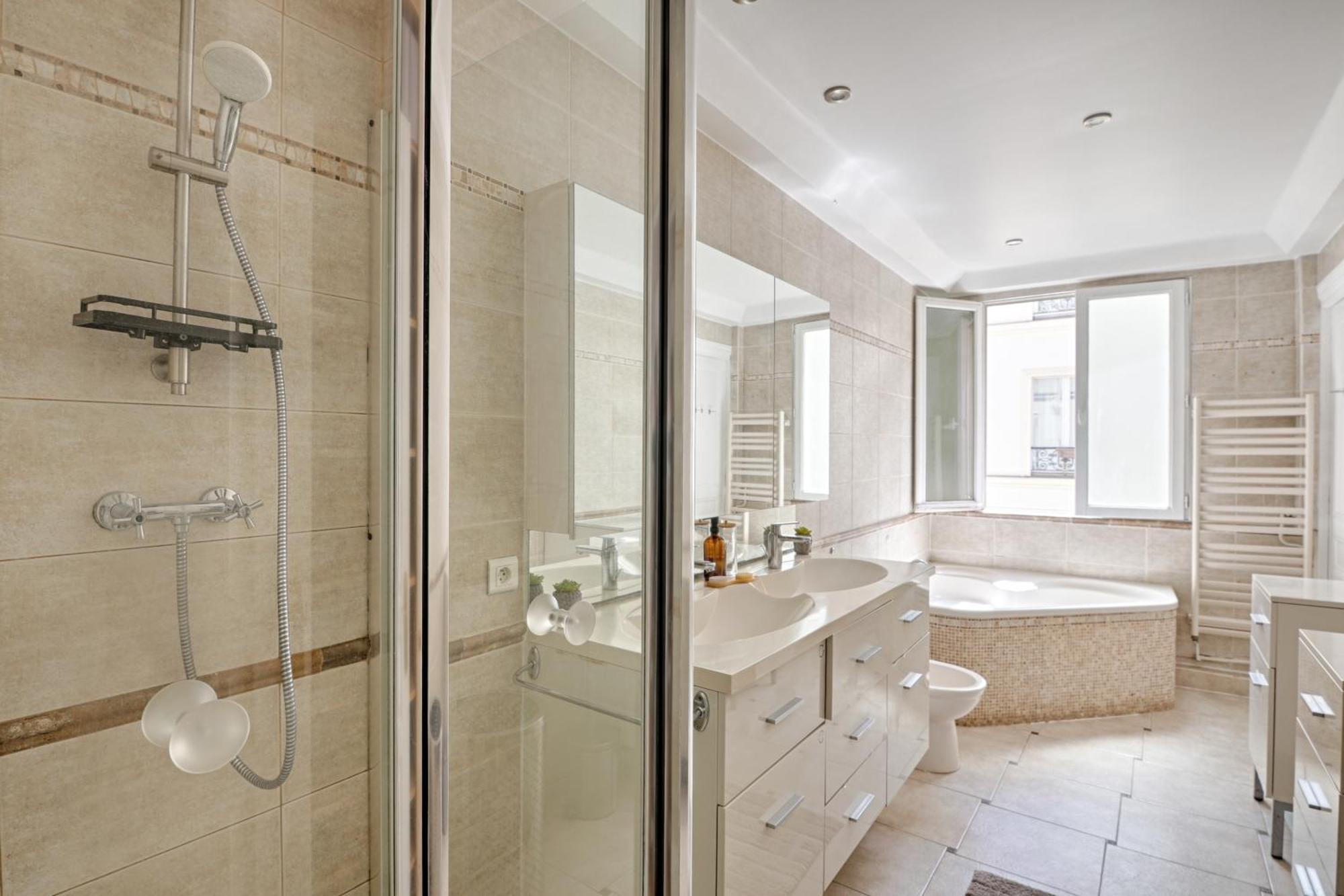 Le Petit - Appt 6p 127 M² A * Paris