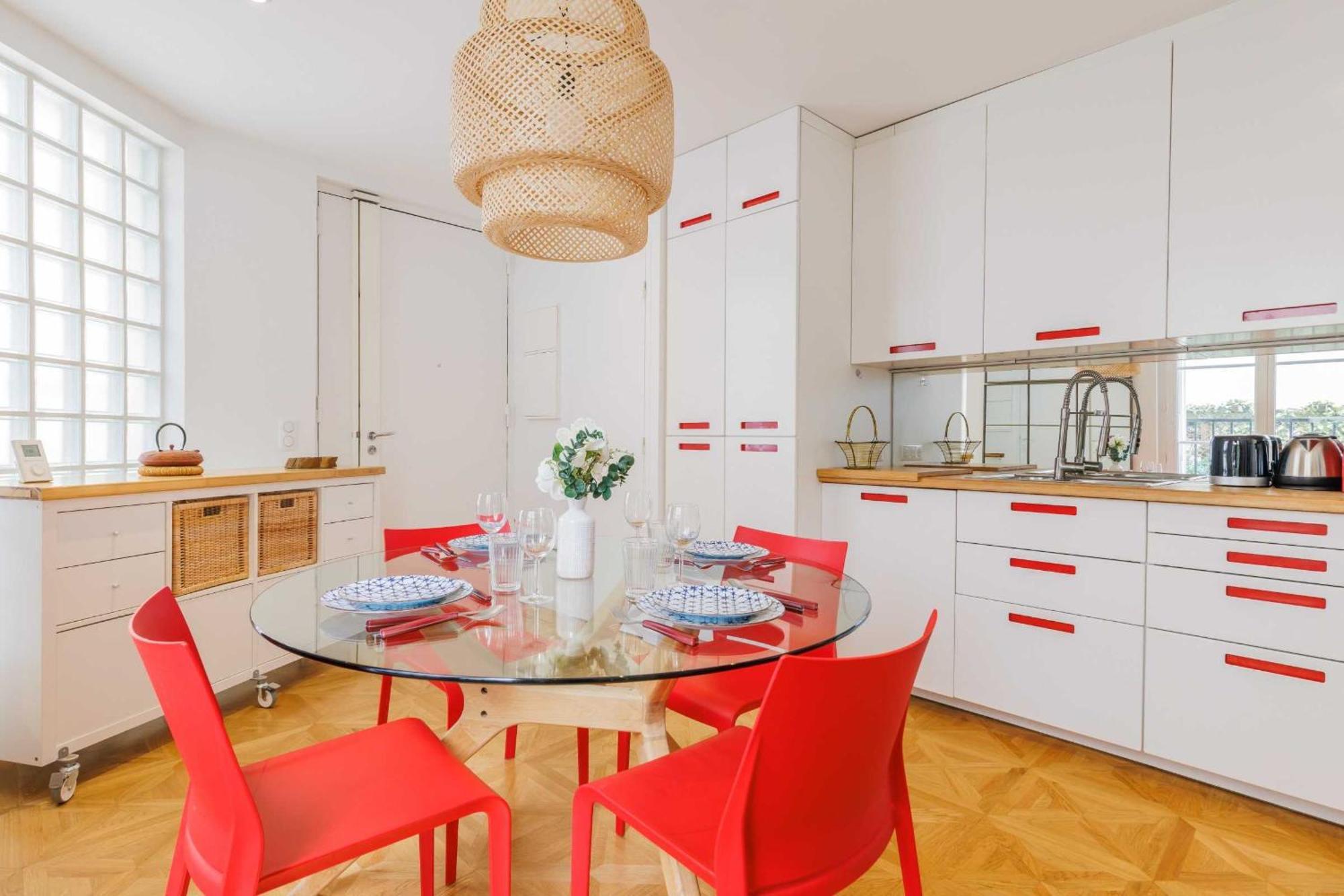 1 Bdr -4p 16th Near Trocadero Appartement