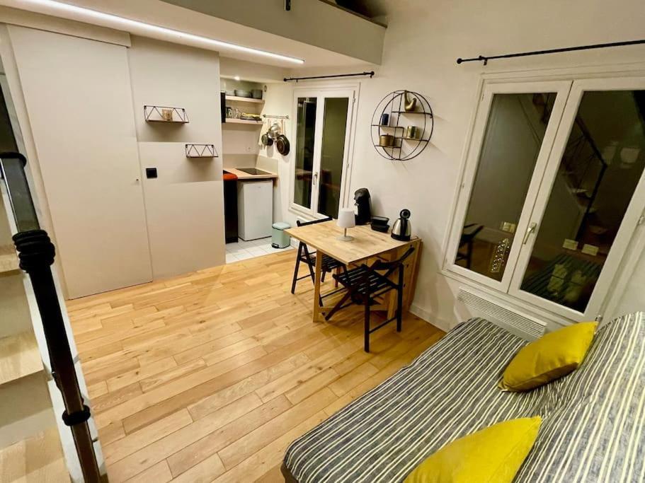 Joli Studio 18m2 En Plein Coeur Du Marais A ! *