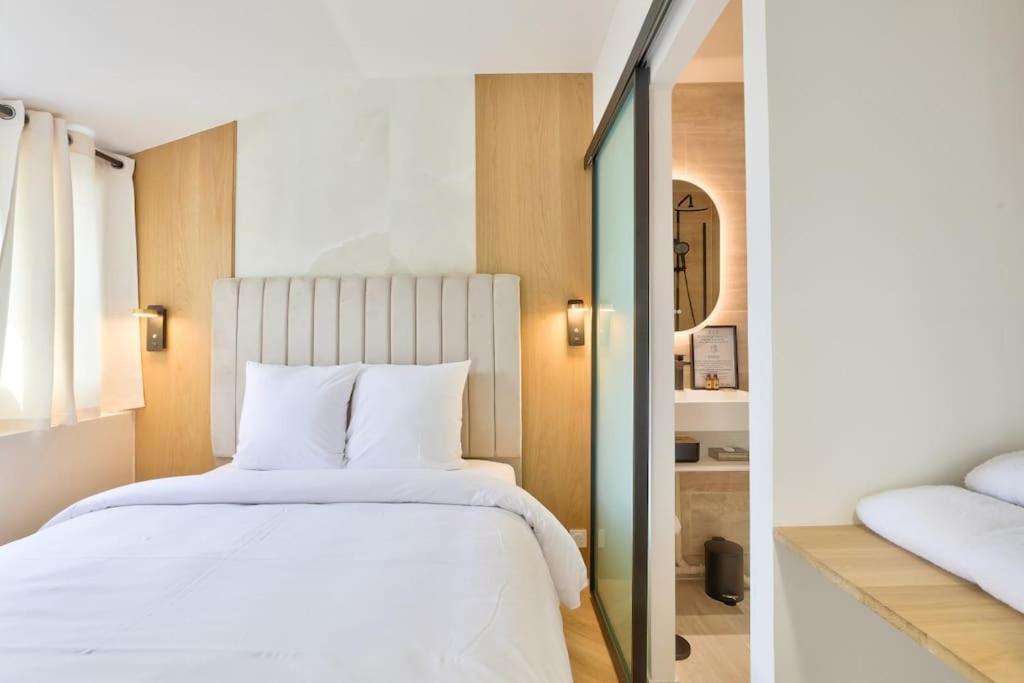 Apartment Studio Balcony And View Trocadero Passy Paris