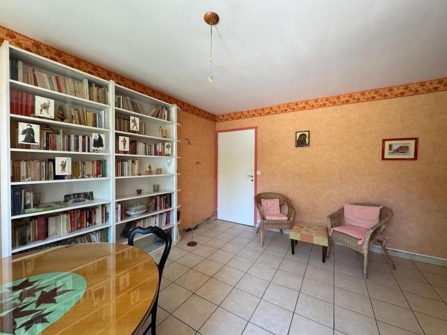 Stylish 1br With Peaceful Garden In 18th District Apartamento