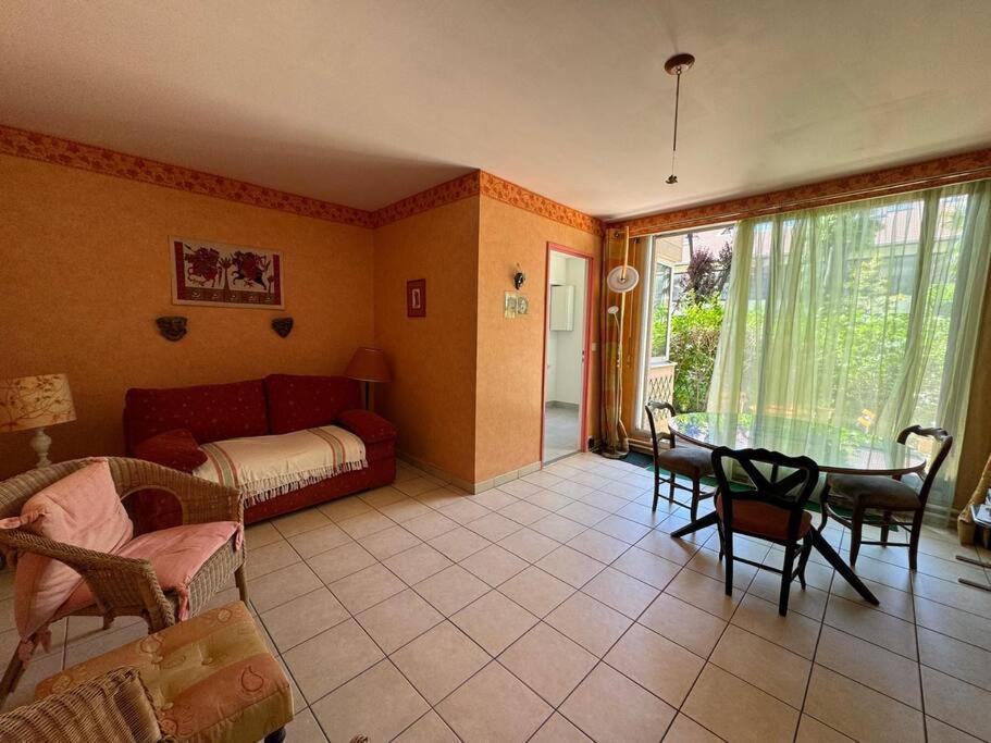 Apartamento Stylish 1br With Peaceful Garden In 18th District