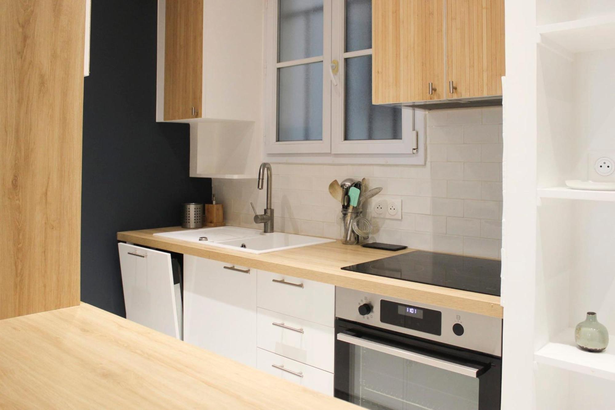 Charming T2 Near Montmartre Apartment *