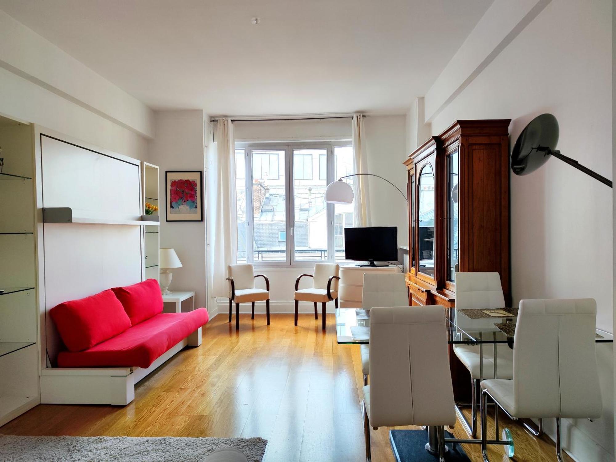 Avenue Franklin Roosevelt - 8 * Paris