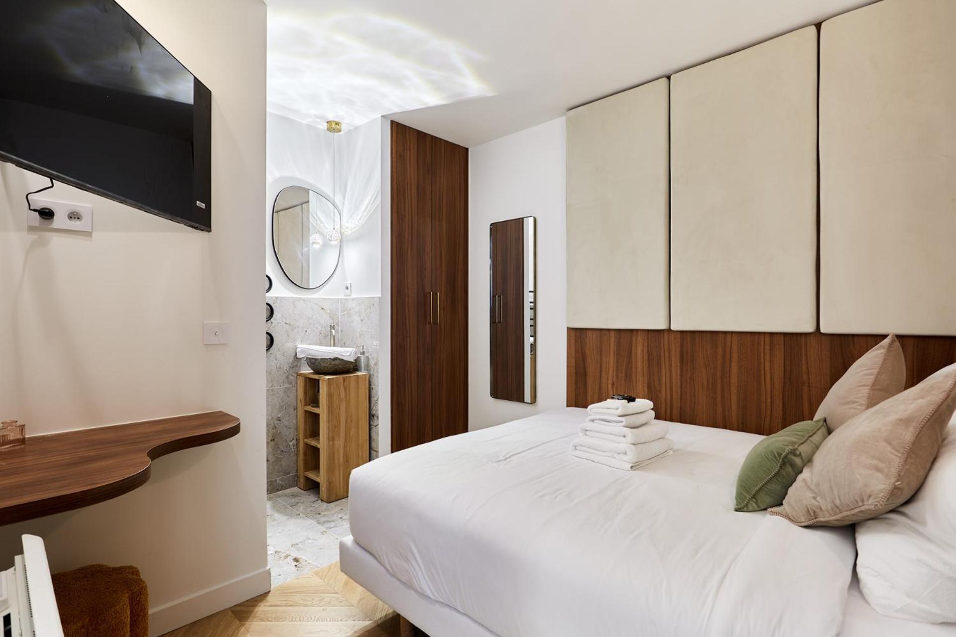 2 Center Of By Prestige * Paris