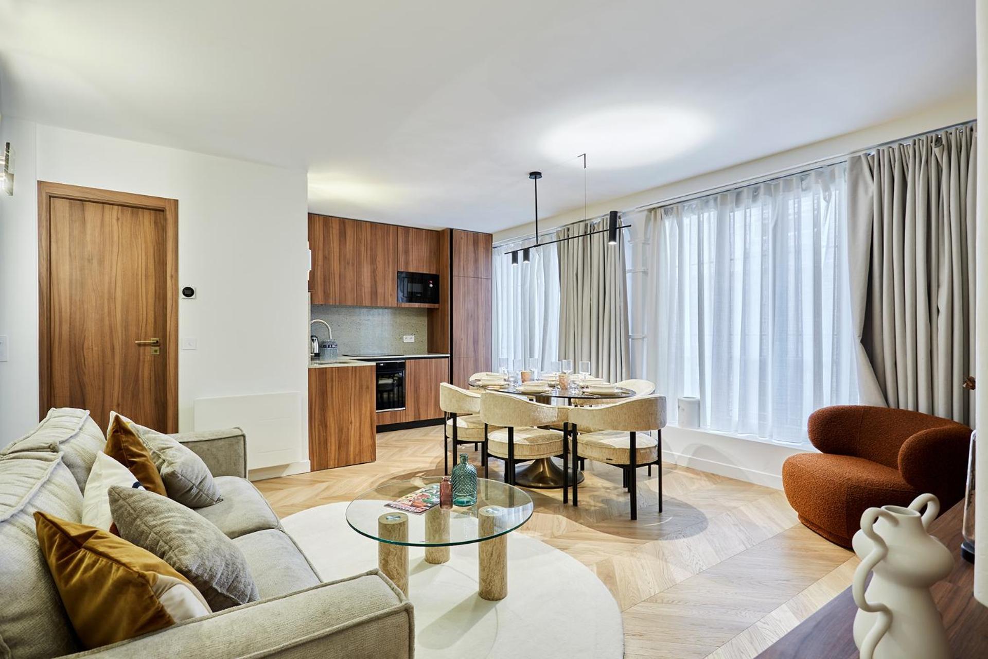 Apartment 2 Center Of By Prestige *