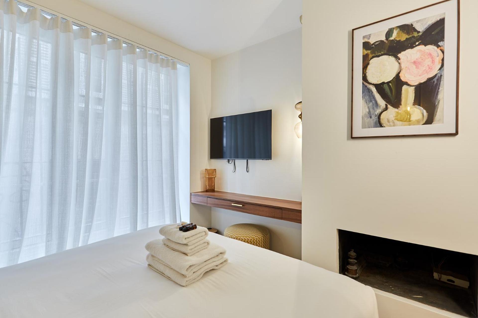 Apartment 2 Center Of By Prestige Paris